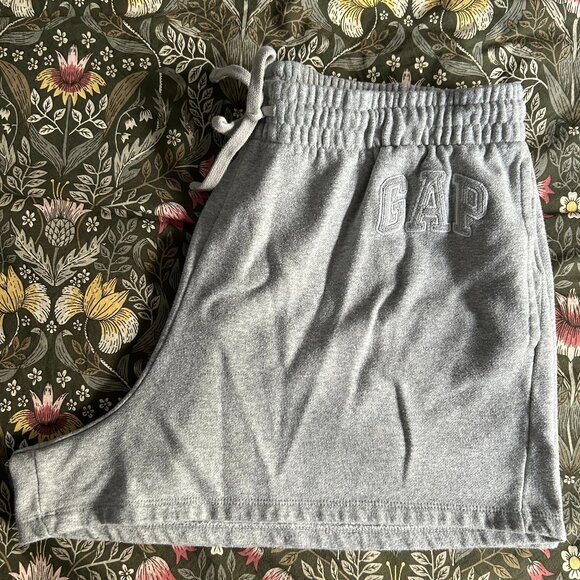 Grey Gap Sweat Shorts - Picture 1 of 3